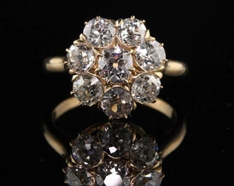 Anillo estilo vintage con halo en racimo, con diamantes de moissanita talla antigua y europea antigua, en oro de 14 quilates con diseño floral. Ideal como anillo de compromiso o boda.