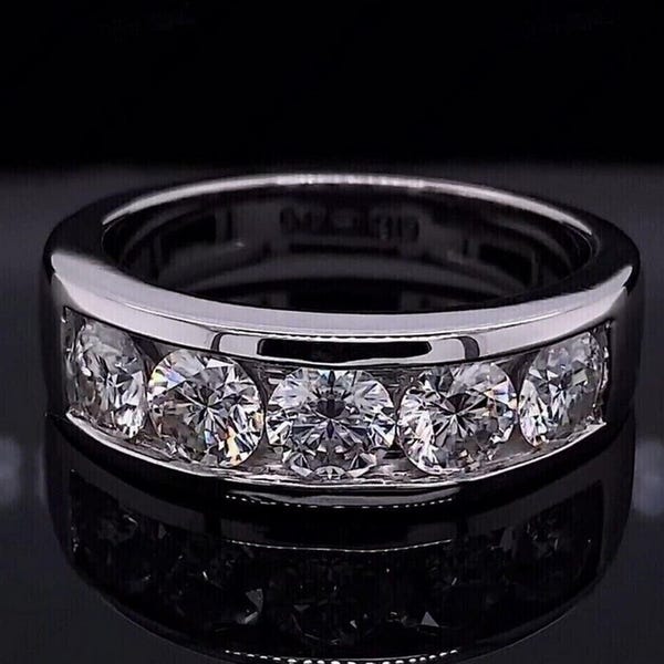 Anillo de cinco piedras con engaste de canal, anillo de moissanita de talla redonda, anillo para hombre para uso diario, anillo de promesa para él, anillo de propuesta de matrimonio