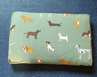 Pilates/yoga cushion. Exercise accessory.