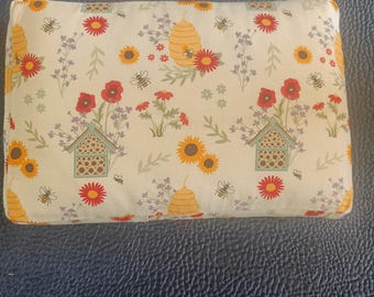 Pilates/yoga cushion. Exercise accessory.