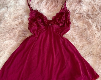 Vintage Y2K fairy core  lace trim silky babydoll  dreamy  timeless mini slip dress burgundy red sheer size medium