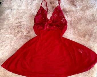 Vintage  Y2K fairy core lace trim sheer  babydoll  dreamy  timeless mini slip dress red size large