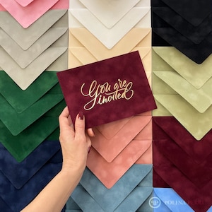 ¡Paquete de 10 unidades! Sobre de terciopelo A7 (13,5 x 19 cm), sobre de terciopelo para invitaciones de boda / 12 colores / Sin personalizar