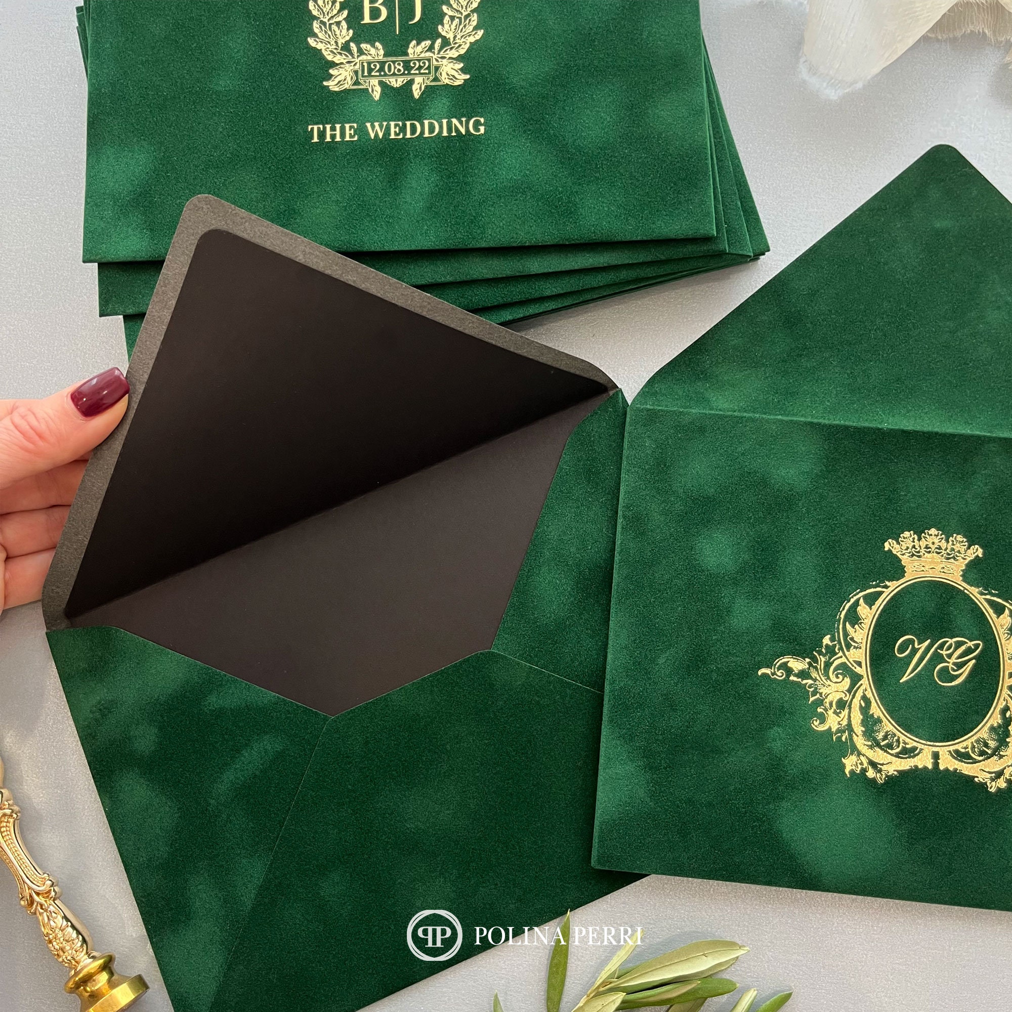 Green Velvet Envelopes With Monogram / A7 (13.5 X 19 Cm) / Gold Foil ...