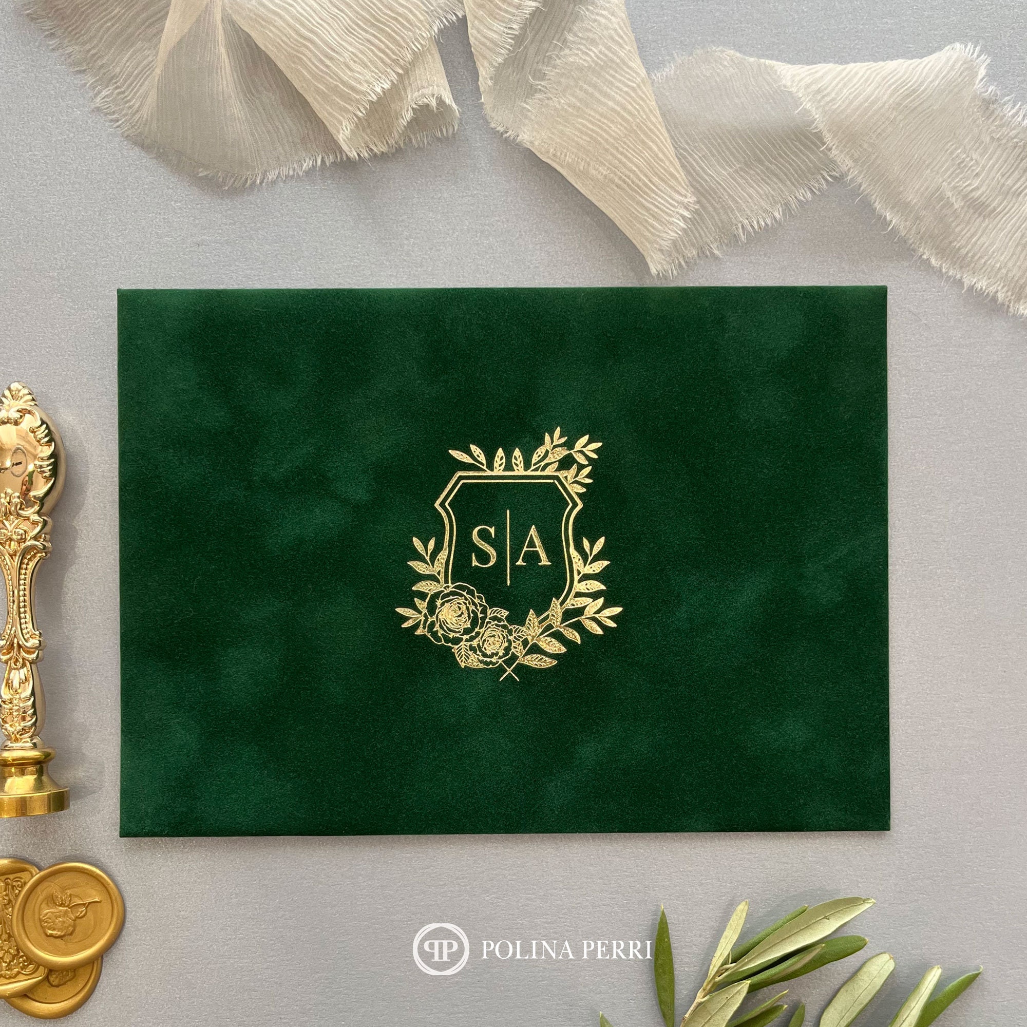 Green Velvet Envelopes With Monogram / A7 (13.5 X 19 Cm) / Gold Foil ...