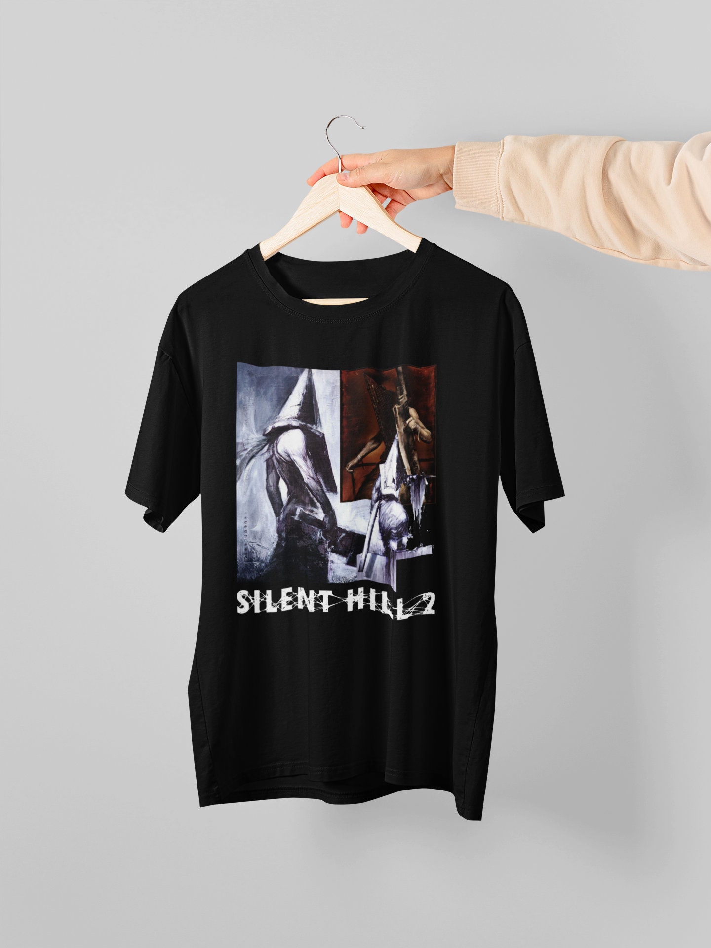 サイレントヒル2 ピラミッドヘッドユニセックスTシャツM/L/2XL サイレントヒル2 ピラミッドヘッドユニセックスTシャツM/L/2XL
