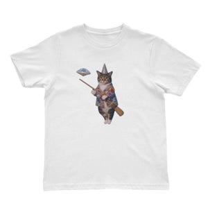 Funny Wizard Cat T-Shirt – Cute Witchy Cat Graphic Tee | Magic Broom Animal Shirt Gift