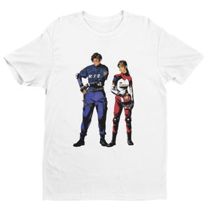 Leon & Elza Walker Residenz Böse 1.5 Premium Unisex T-shirt | Geschenke für Ihn, Sie, Spielesammler und Resident Evil Fans