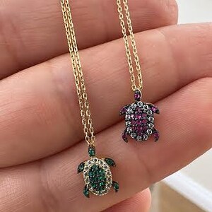 Emerald CZ Tortoise Pendant Neckace, Minimalist Zircon Turtle Pendant, fuchsia cz Tortoise Necklace, 925 Sterling Silver, Gift for Her