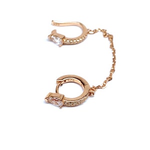 Pear Chain Huggie Hoop Earrings with Conch Cuff No Piercing, Wrap Chain Earring, Teardrop Huggie Hoop Earrings, Faux Piercing Ear Ring