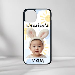 Coque de portable personnalisée pour maman - Nom et photo de bébé personnalisés - Motif soleil et nuages mignons - Cadeau de fête des Mères, cadeau de nouvelle maman pour iPhone