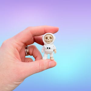 Mini Astronaut Skeleton Fidget Toy - Mini Astronaut Skeleton Sensory Toy - Articulated Skeleton Astronaut - Space Fidget Desk Toy