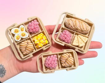 Mini Picnic Basket Clicker Fidget | 3D Printed Cottagecore Food Fidget Toy | Bread Cheese Grapes Croissant | French Market Basket Clicker
