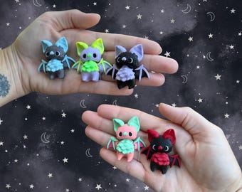 Mini Fidget Pixie Bat – 3D Printed Spooky Cute Bat Toy - Halloween Desk Buddy - Goth Fidget Pixie Bat - Mini Bat Figure - Bat Fidget Toy