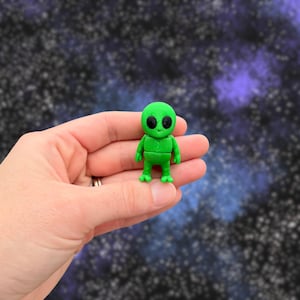 Mini Alien Fidget Toy - 3D Printed Green Alien for Stress Relief - Cute Space Buddy - Sci Fi Sensory Toy - Halloween Fidget - Worry Gift