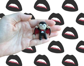 Kawaii Vampire Fidget Toy – 3D Printed Dracula Bat – Halloween Desk Fidget – Gothic Cute Winged Creature – Horror Fidget - Spooky Sensory