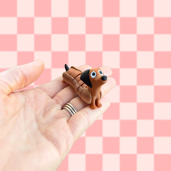 Mini Hot Dog Dachshund Fidget - 3D Printed Articulated Wiener Dog - Mini Dachshund Fidget - Stress Relief Animal Fidget - Desk Pet Fidget