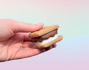 Juguete antiestrés S’more Clicker – Lindo juguete sensorial de escritorio / Juguete antiestrés acogedor para fogatas / Regalo kawaii para aliviar el estrés / Clicker de bolsillo