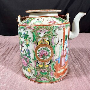 Antique Chinese Famille Rose Medallion Tea Pot 7” H x 5” Diameter