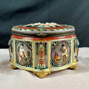 R. Capodimonte Made in Italy Vintage Footed 1960's Porcelain R. Capodimonte Made in Italy Vintage Footed 1960's Porcelain