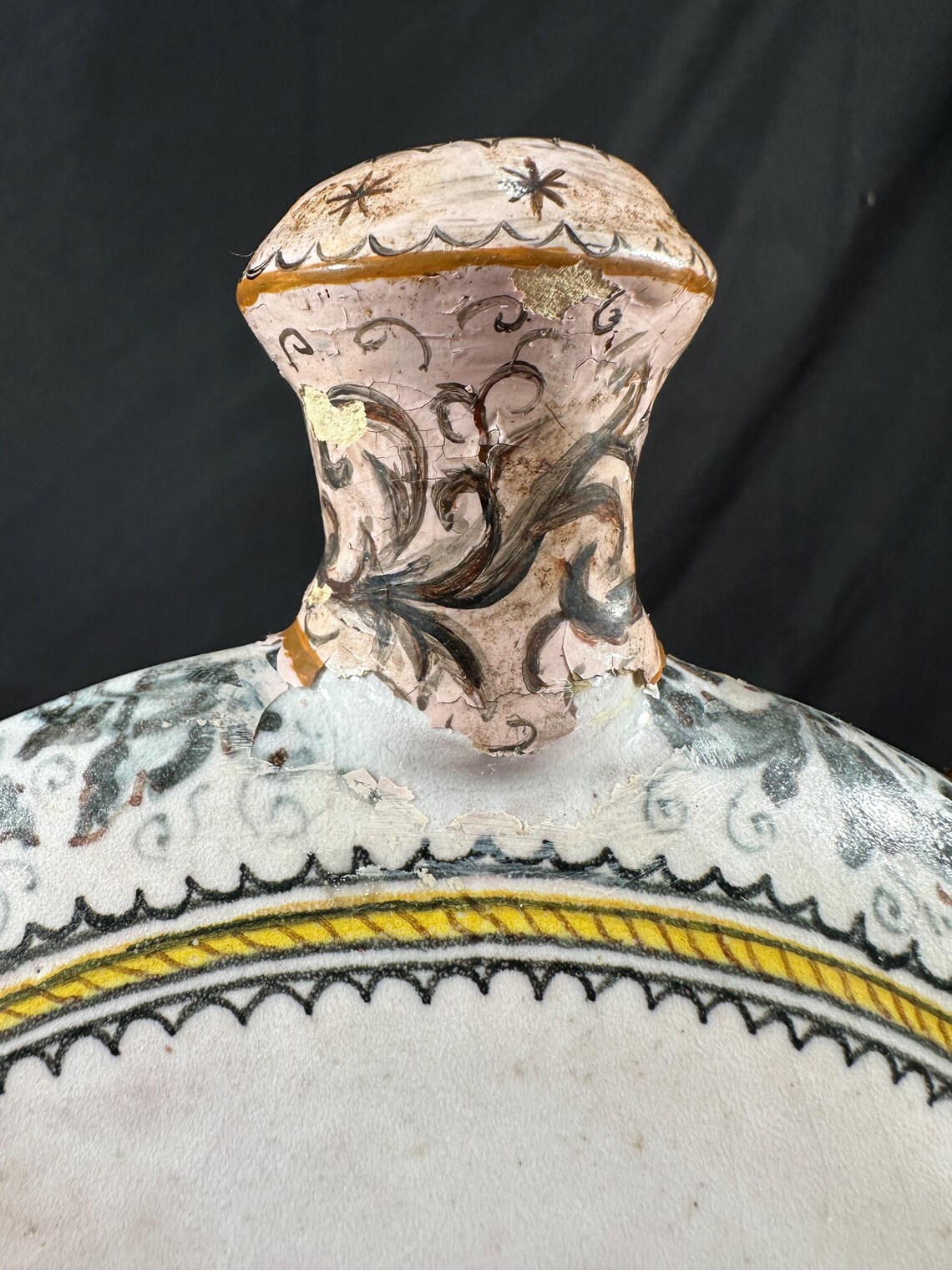 Antique Faenza Italian Majolica Moon Flask With Polychrome Decoration antique-faenza-italian-majolica-moon-flask-with-polychrome-decoration