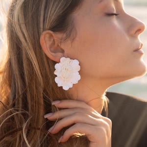 Clay Flower  Earrings, Elegant  Floral Earrings,Dangle Statement Earrings, Wedding Earrings, Unique Bridal Earrings, Spring Summer Earrings