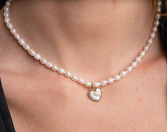 Delicata collana di perle d'acqua dolce 4A: ciondolo a forma di cuore in oro 18k