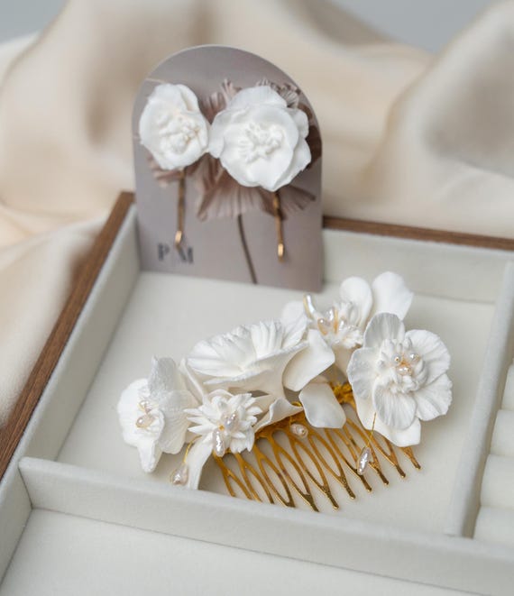 Handmade Gold Wedding Hair Comb: Clay Flower & Pearl Bridal  display picture 1