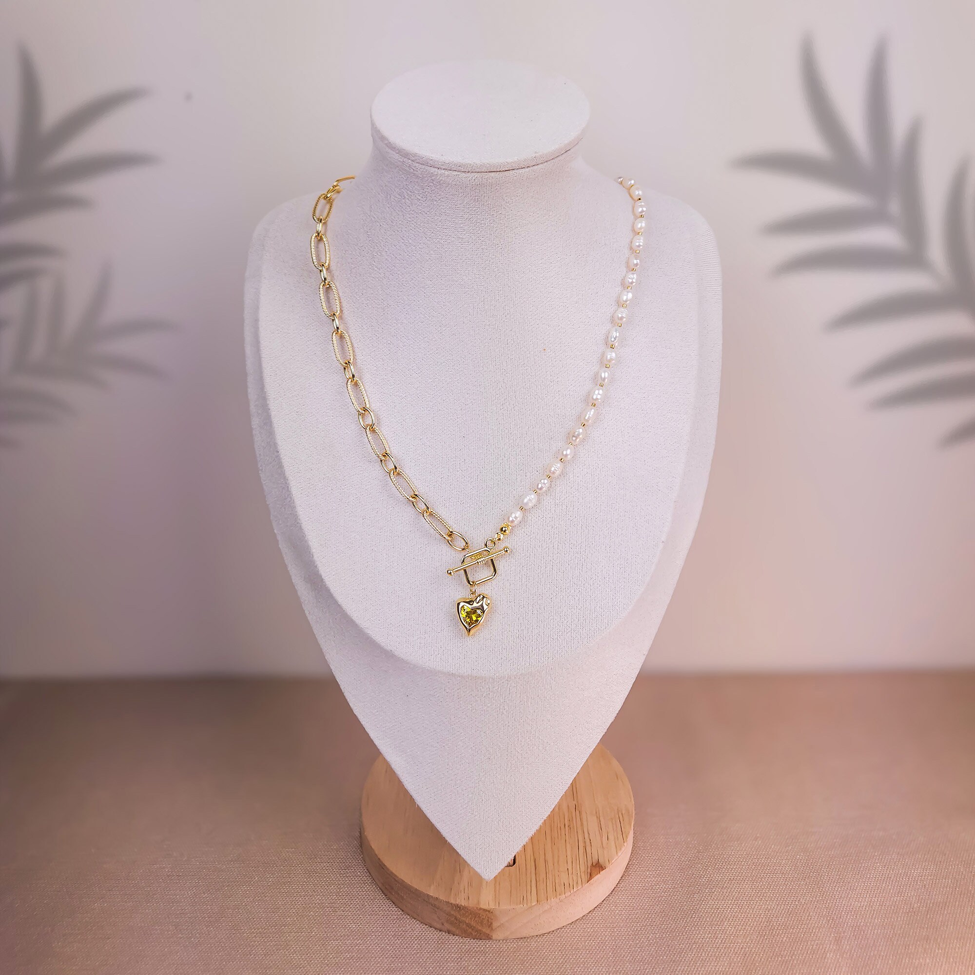 ★関税込★VINTAGE HOLLYWOOD★Bumpy Heart Half Pearl Necklace Half Chain Half Pearl Necklace, Zircon Heart Charm, Toggle