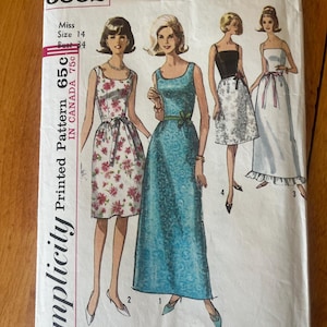 1965 Simplicity Wedding Dress Sewing Pattern: Junior Size 14, Bust 34