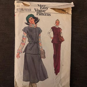 Vogue 9866 | storlek 20 1/2 | Tunika, kjol, byxor | mycket enkelt mönster | färdigt och klippt | Symönster