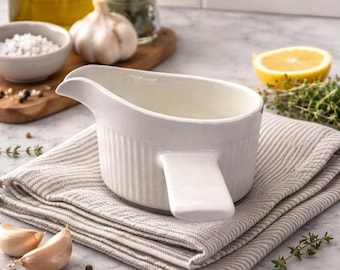 Salsera vintage Johnson Brothers Athena / Loza blanca / Estilo rústico inglés