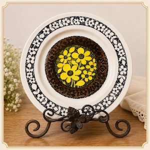 Kathie Winkle | Lemon Grove |  Dinner Plates | Broadhurst Pottery | vintage 1970 dishes