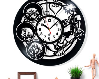 Vinyl Wall Clock - Gaming Decor, Heart-shaped Design