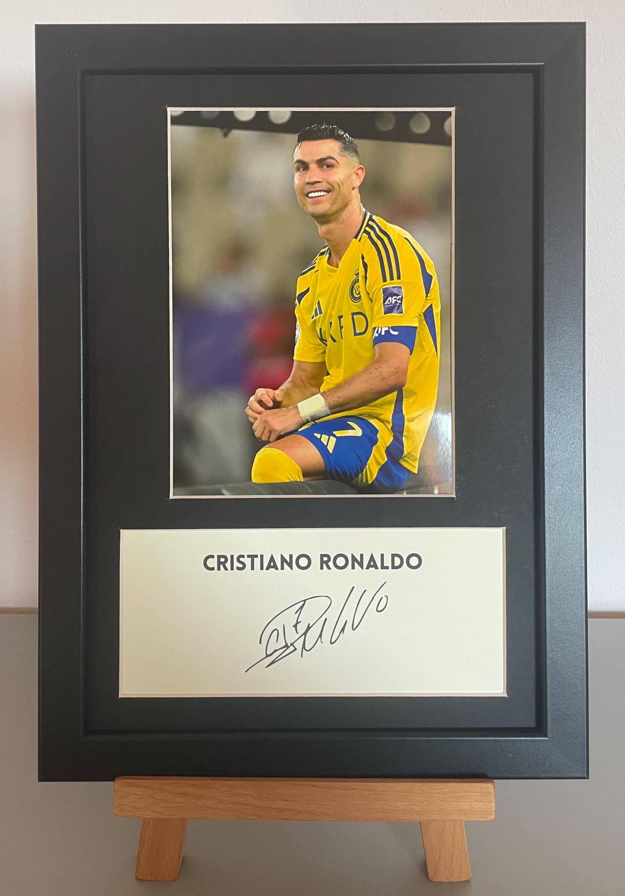 Cristiano Ronaldo 直筆サイン入りフォト 額装品 CRISTIANO RONALDO AUTOGRAPH Framed A4 /signed Display