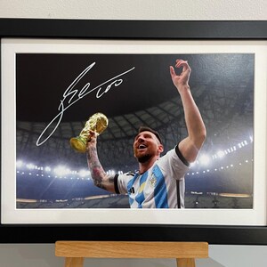LIONEL MESSI AUTOGRAPH framed A4 signed display- Memorabilia. Argentina  Fifa World Cup 2022