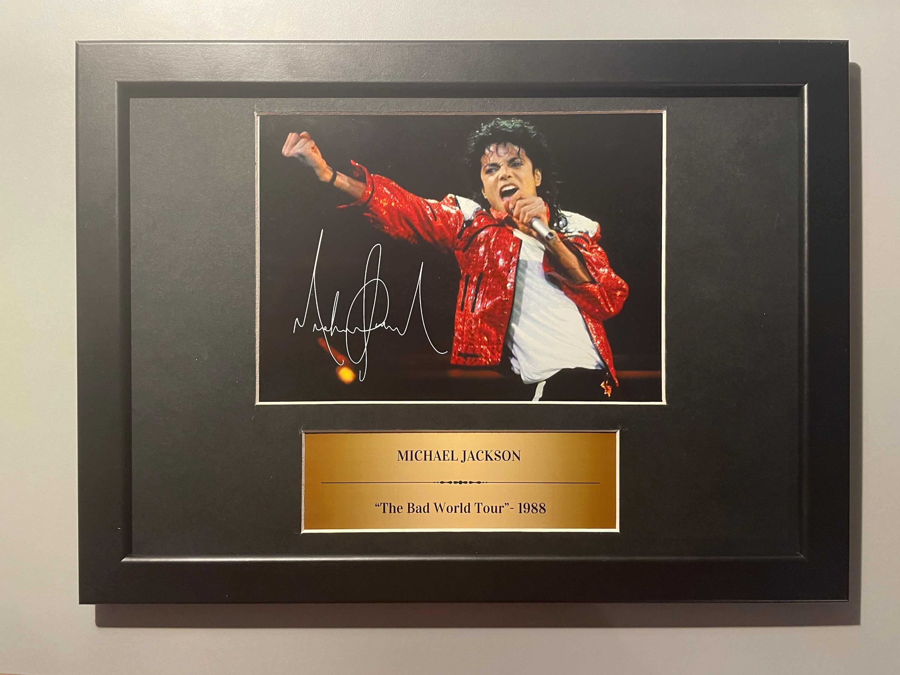 MICHAEL JACKSON AUTOGRAPH in Black Wooden Frame- A4 / Elegant