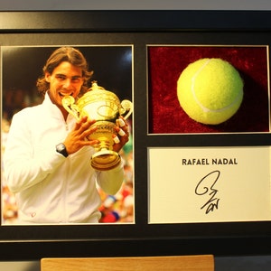 RAFAEL NADAL AUTOGRAMM im edlen Display mit Tennisball + Rahmen A4/ Sportziege. Erinnerungsstücke/Gedenkrahmen.
