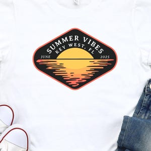 Summer Vibes Key West Retro Sunset Graphic Tee, Beach Vacation Shirt, Casual Short Sleeve, Summer Outfit, Unisex T-Shirt