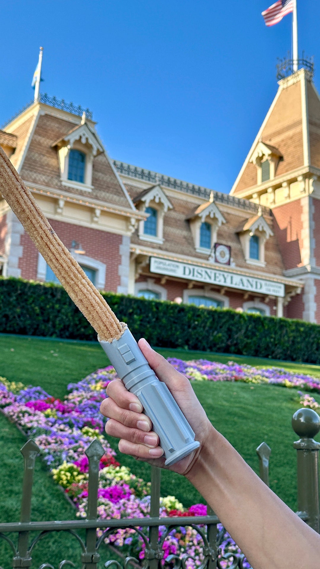 Galaxy’s Edge Lightsaber Churro Holder | Disneyland | Star Wars ...