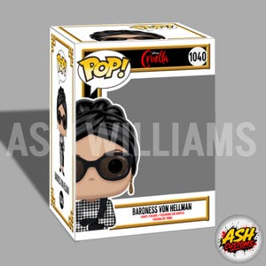 Puede incluir: Una caja de figura de vinilo Funko Pop! con el personaje Baronesa Von Hellman de la película Cruella. La caja tiene un diseño blanco y dorado con el logo de Funko Pop! y el número 1040. La figura lleva gafas de sol y un atuendo de pata de gallo en blanco y negro.