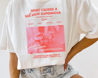 Wijn SuperNova Definition-T-shirt | shirt met comfortkleuren, uniseks T-shirt, shirt redwine, supernova-T-shirt, queer sapphic, lesbische vrijgezellenfeest