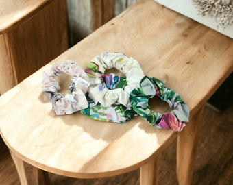 Floral Cotton Scrunchie Set - Ideal Gift for daughters, Cute Hair Ties with Flower Patterns"