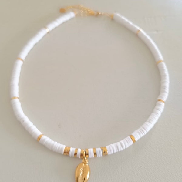 Collier  heishi  Osiris  surfeur  blanc/doré 6 mm/ Cauri or - Bijoux plus vendus