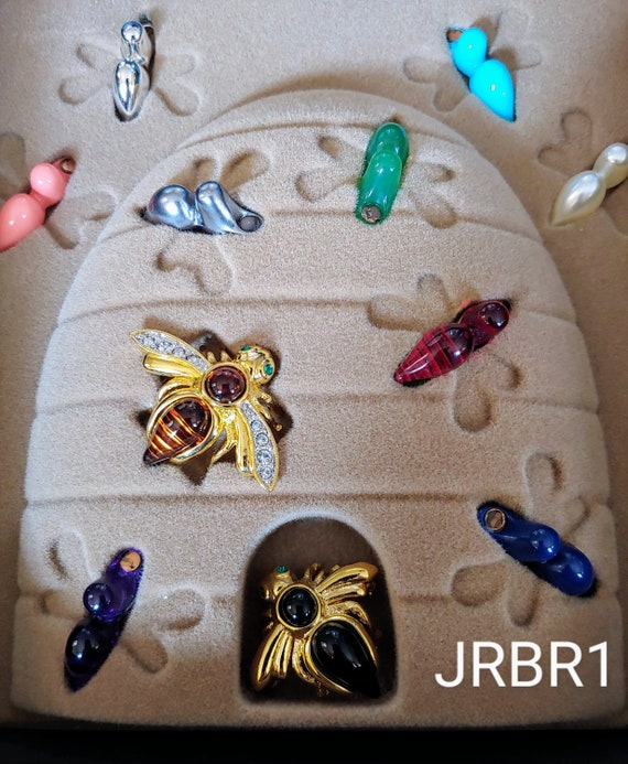 Joan Rivers Interchangeable Bee Brooch Assortment… - image 1