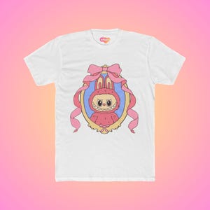 Adorabile maglietta grafica Labubu, maglietta dei mostri, regalo per lei, maglietta in cotone con personaggio dei cartoni animati Preppy Coquette