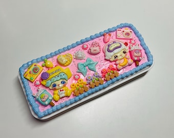 Decoden-potlooddoos, leuke doe-het-zelfbedels en crèmekleurige lijm. Plastic doos, terug naar school, cadeau-ideeën: 8 inch