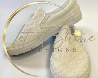 Vans de boda con brillos, zapatillas sin cordones con pedrería personalizada, Vans a cuadros con detalles de perlas
