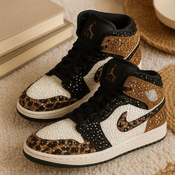 Jordan 1 Mids con estampado de leopardo, zapatillas personalizadas con diamantes de imitación, Nike con adornos deslumbrantes, estampado animal