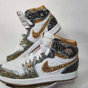 Gold nikes for boys sale